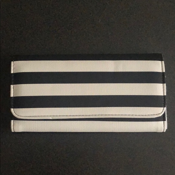 Kut from the Kloth Wallet - Picture 1 of 2